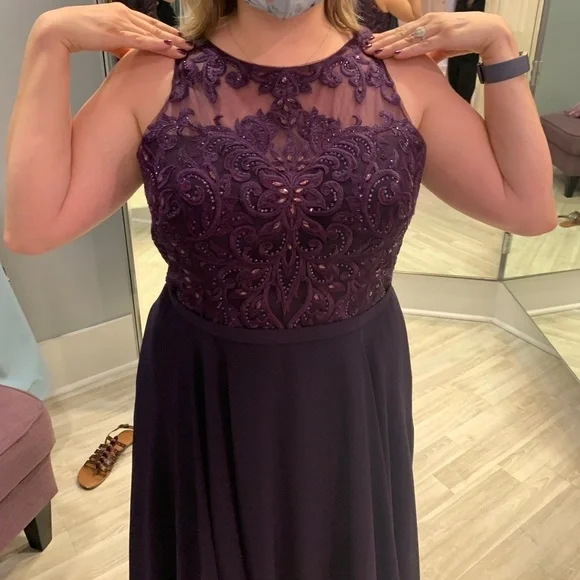 Purple illusion gown with sweetheart neckline - Picture 9 of 10